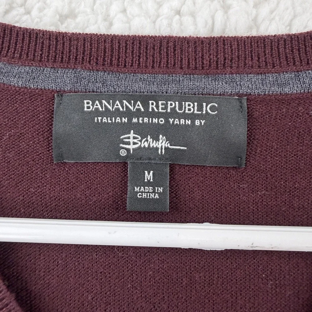 Banana Republic Baruffa Sweater Mens Medium Red Merino Wool V Neck Knit Pullover